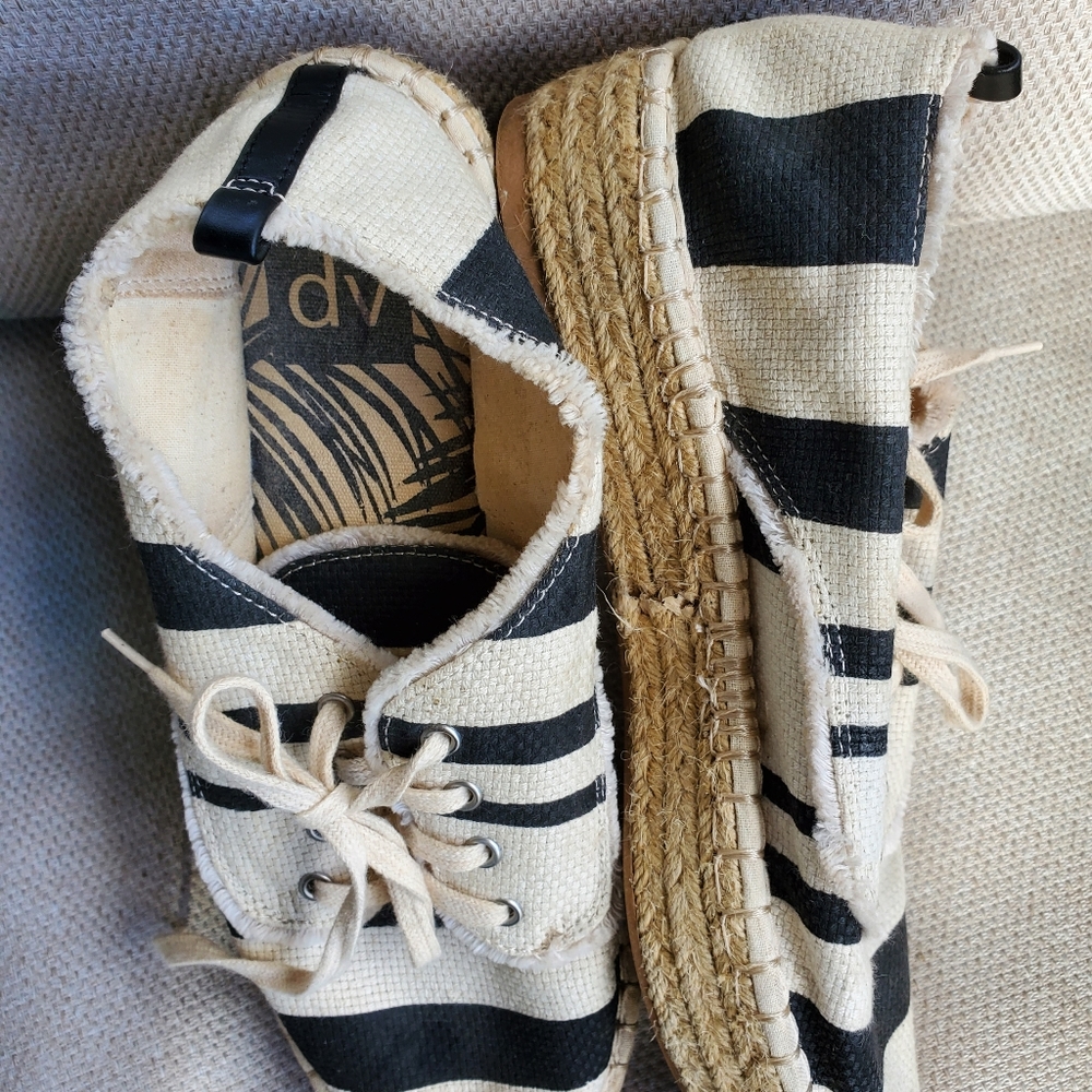 Shoes - Picture 6 of 6